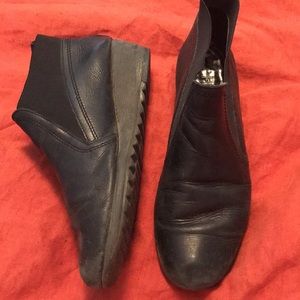 The Flexx black leather ankle booties